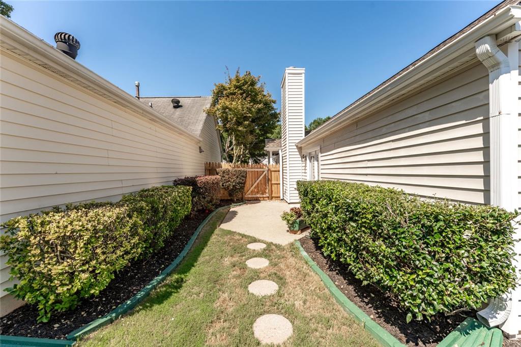 1318 Yorkshire Lane Property Photo 38
