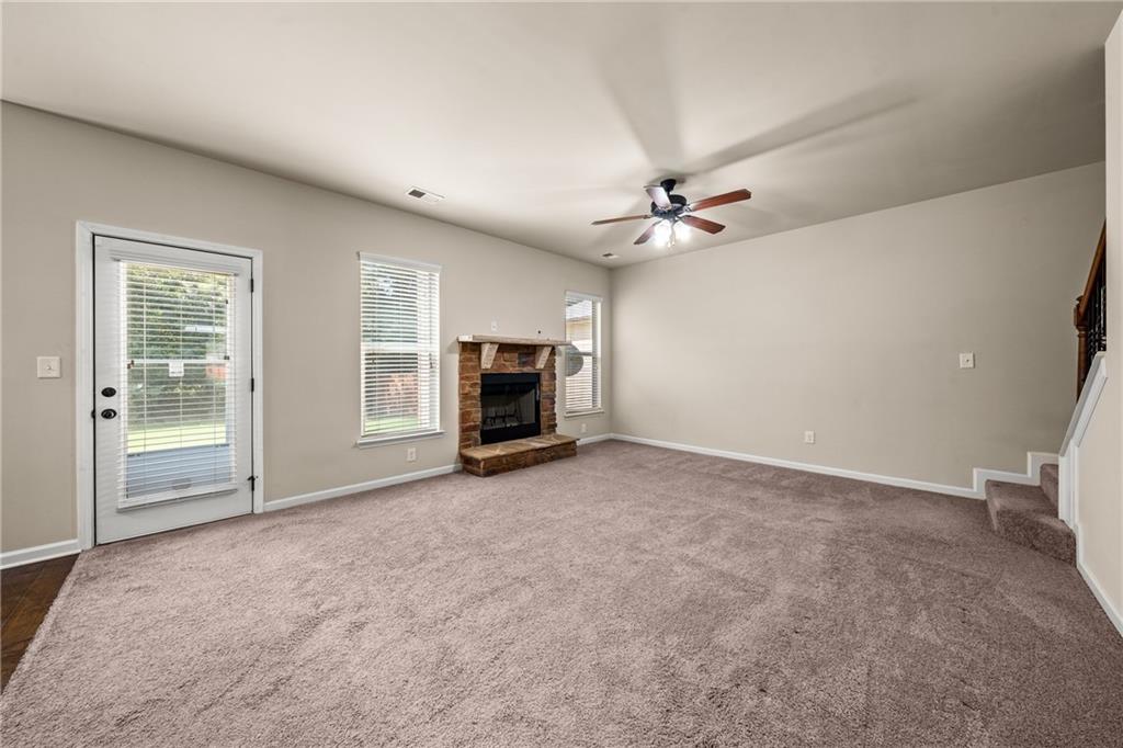 90 Sylvan Loop Property Photo 6