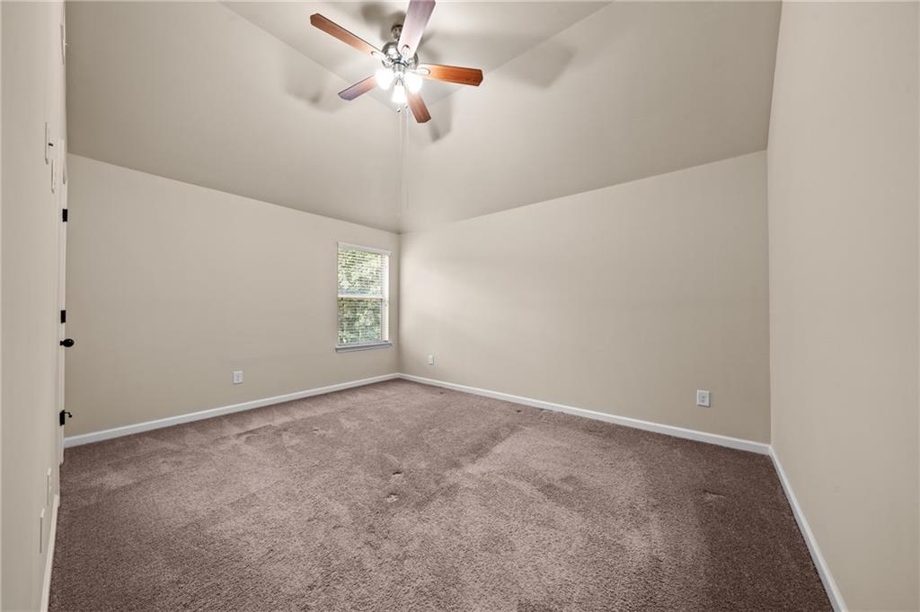 90 Sylvan Loop Property Photo 32