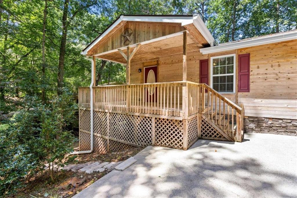9021 Lakeview Parkway Property Photo 3
