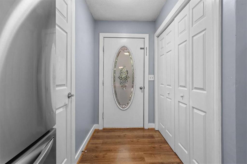 9021 Lakeview Parkway Property Photo 5