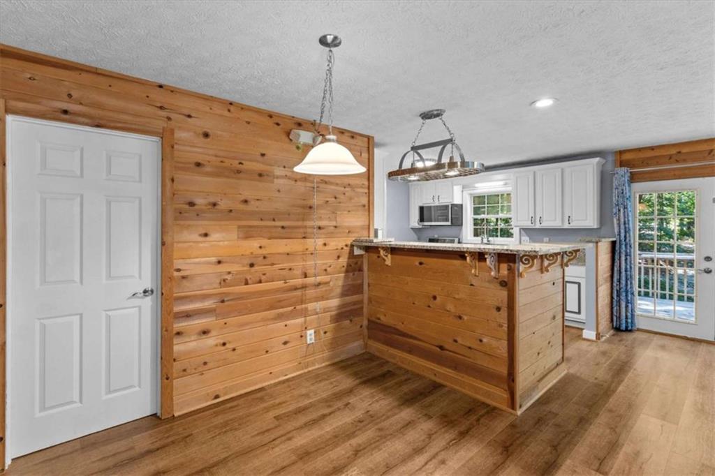 9021 Lakeview Parkway Property Photo 15