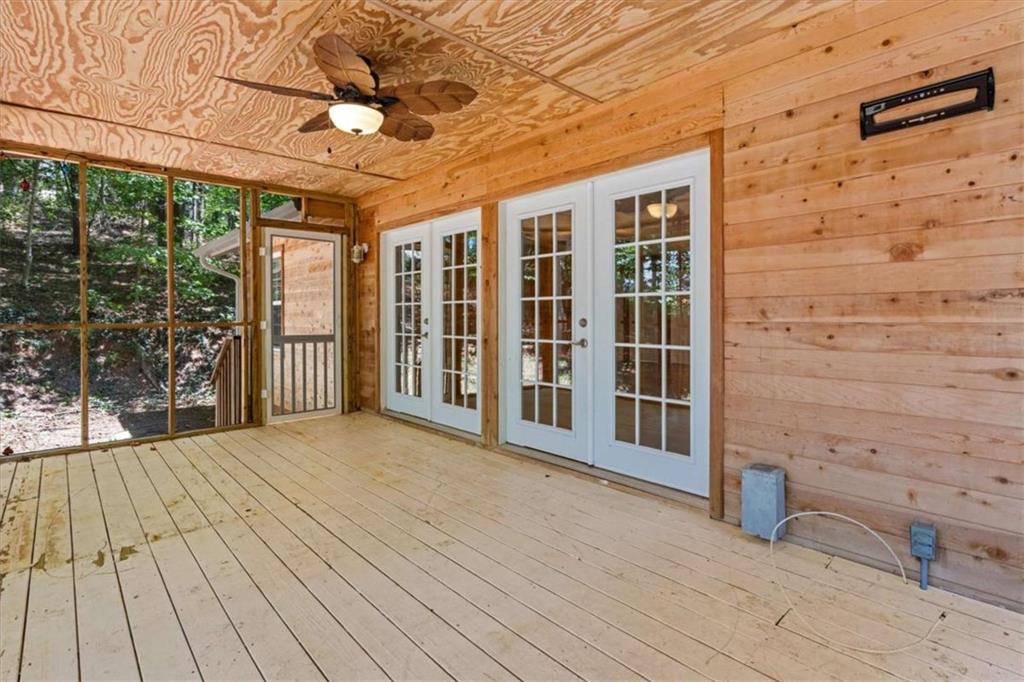 9021 Lakeview Parkway Property Photo 17