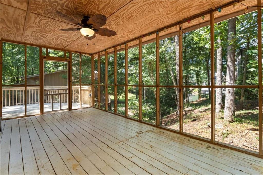 9021 Lakeview Parkway Property Photo 18