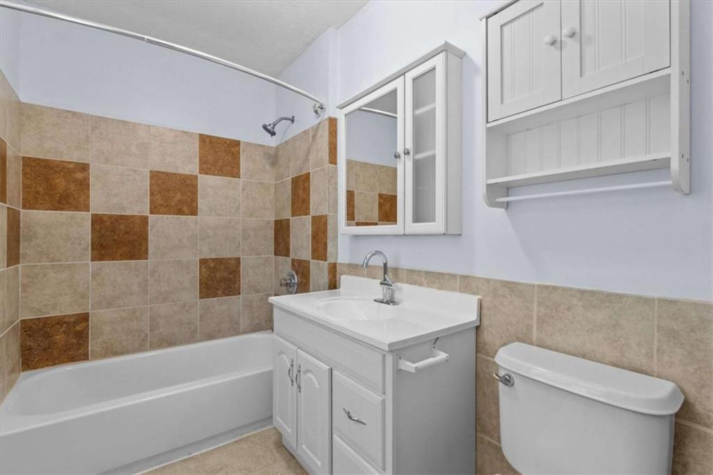 9021 Lakeview Parkway Property Photo 21