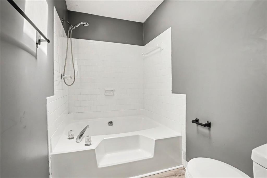 384 Lakeridge Court Property Photo 13