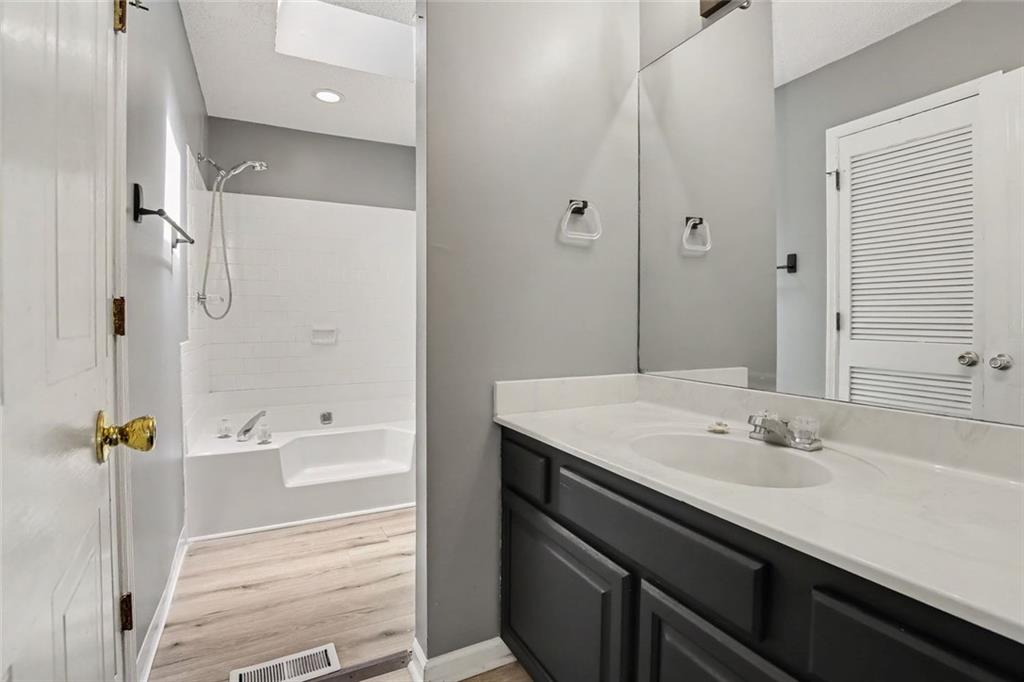 384 Lakeridge Court Property Photo 14