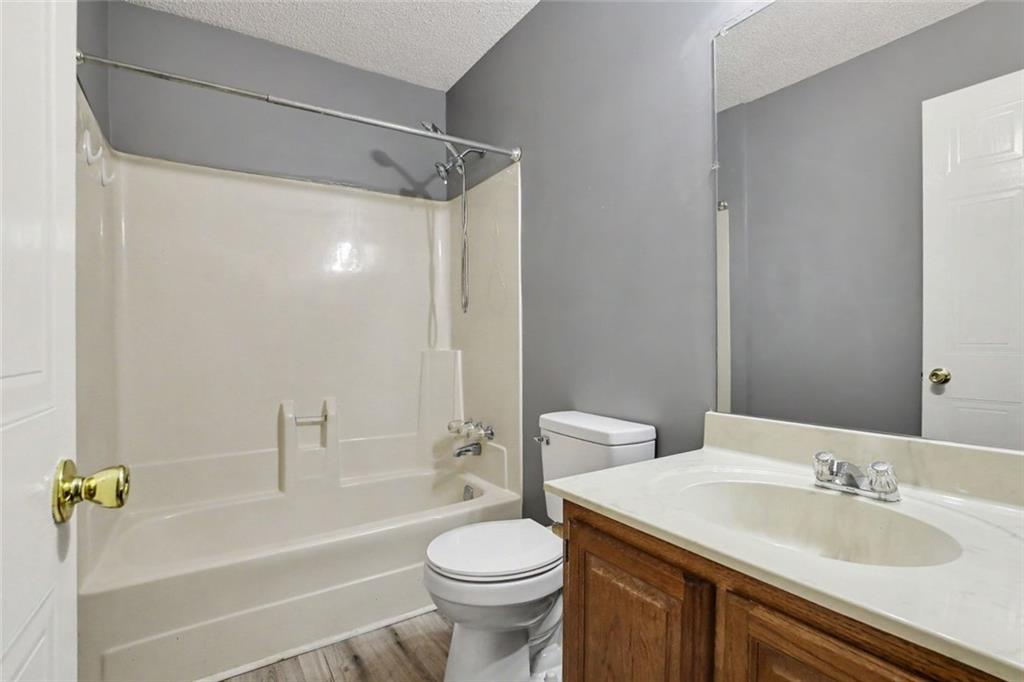 384 Lakeridge Court Property Photo 16