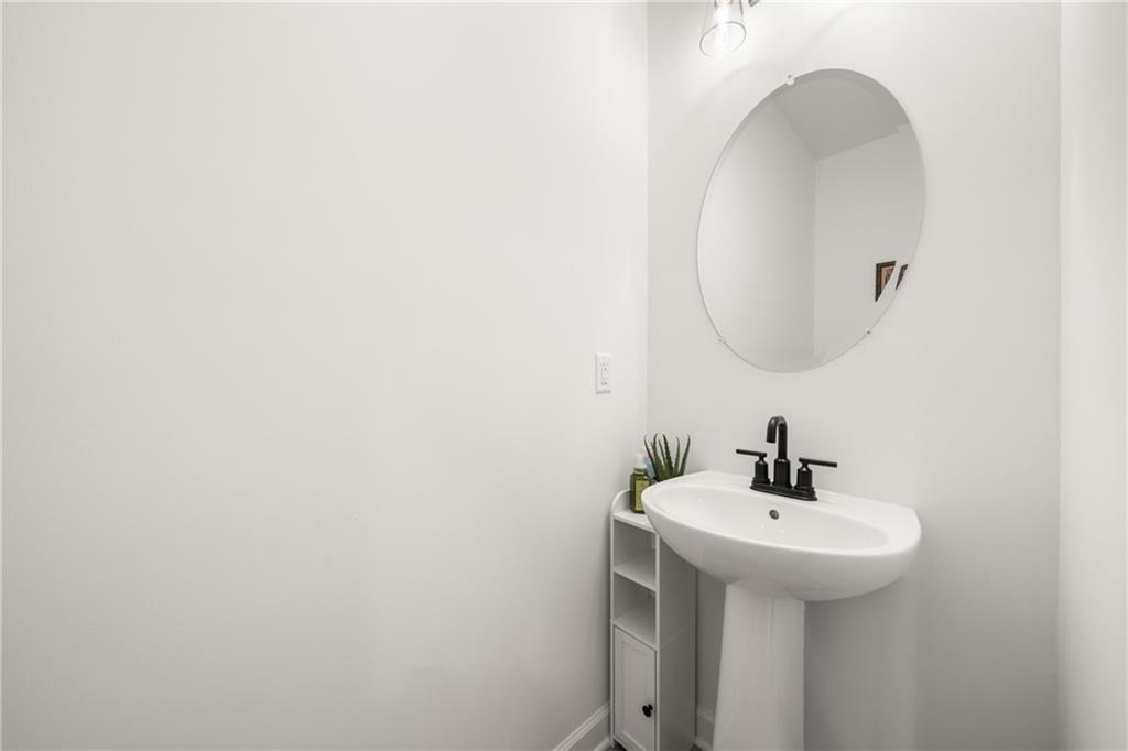 4541 Moray Drive Property Photo 13