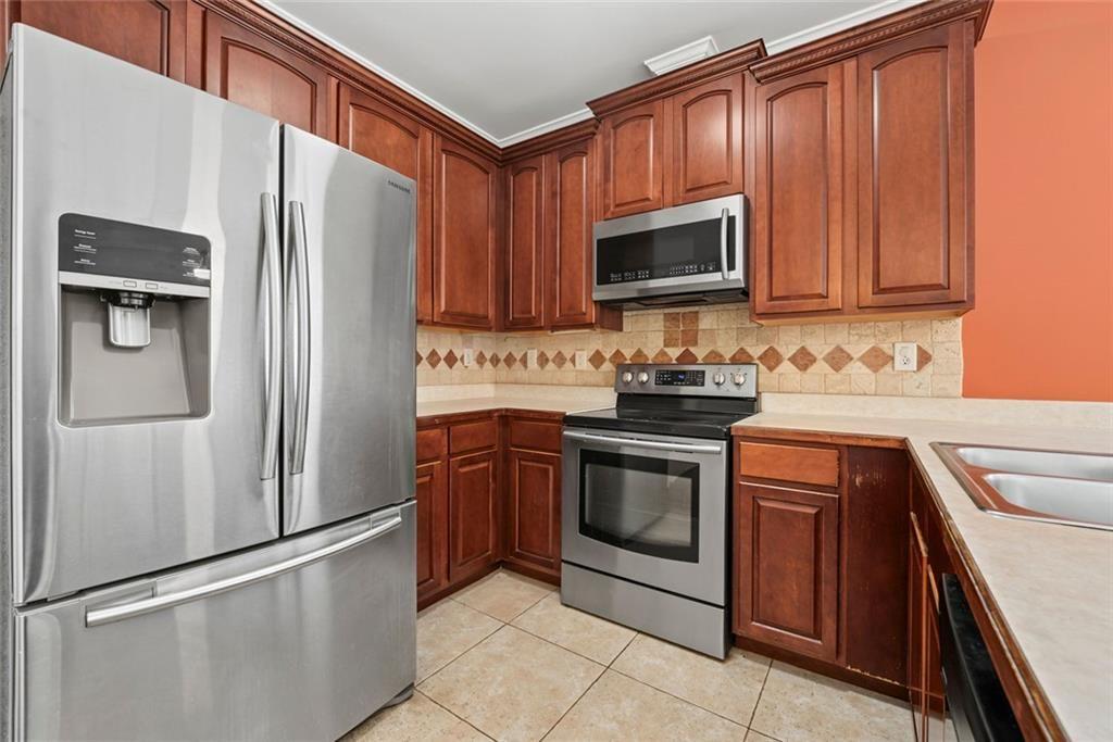 5323 Sherwin Drive Property Photo 6