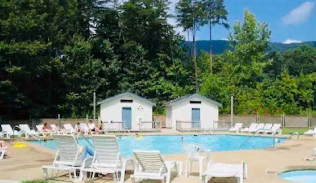5 Honey Dew Way Property Photo 10