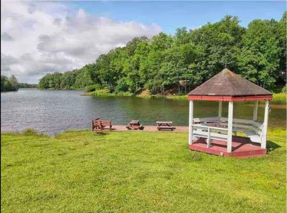 5 Honey Dew Way Property Photo 13