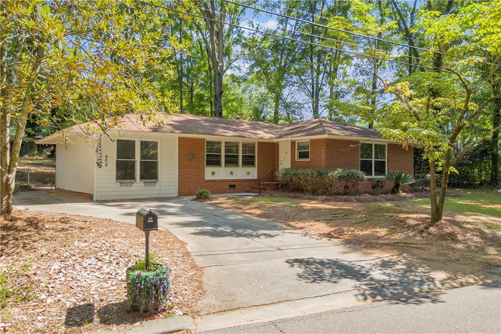 402 Woodland Road Property Photo 1