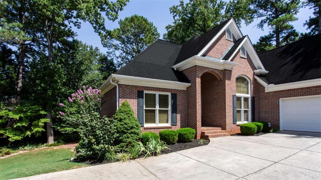 885 Rose Brook Drive Property Photo 4