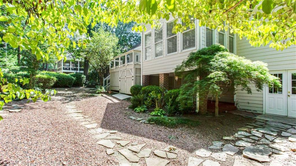 885 Rose Brook Drive Property Photo 7
