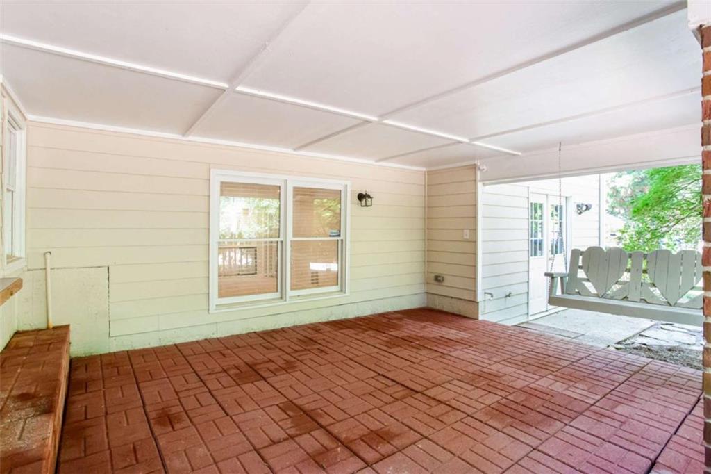 885 Rose Brook Drive Property Photo 9