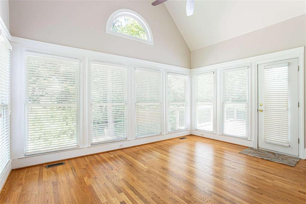 885 Rose Brook Drive Property Photo 17