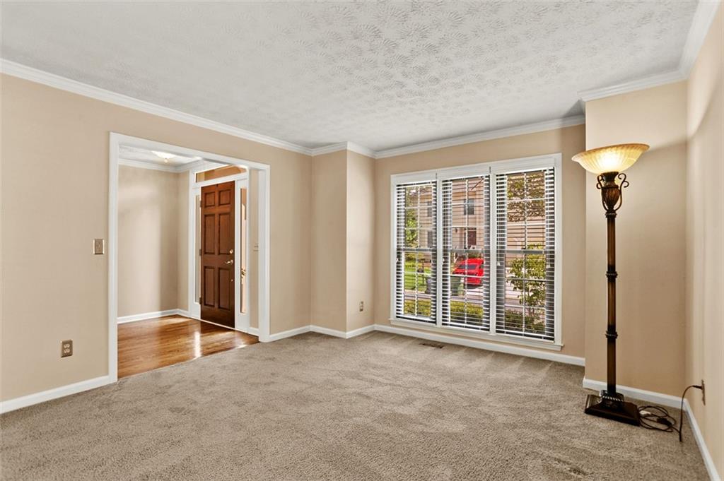 2209 Concord Square Ne Property Photo 4