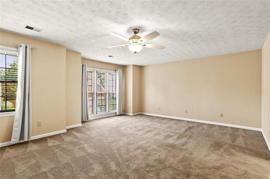 2209 Concord Square Ne Property Photo 21