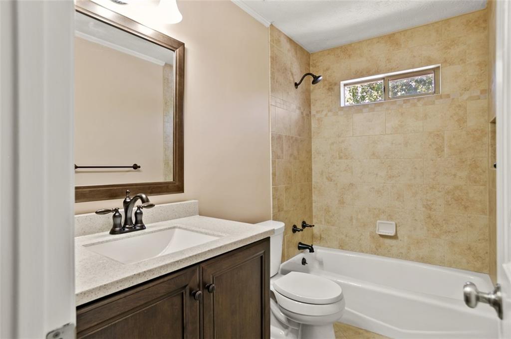 2209 Concord Square Ne Property Photo 27