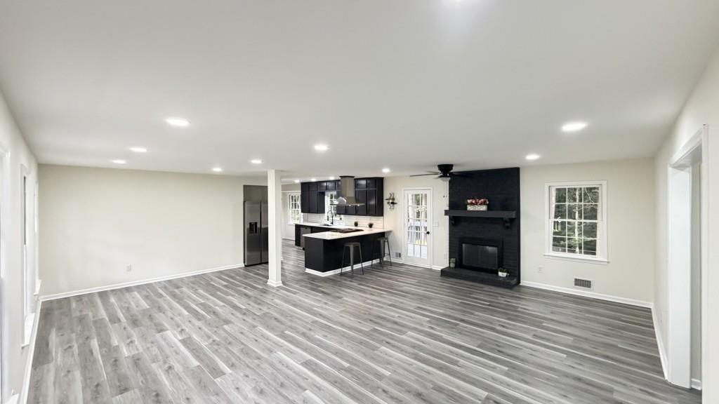 5698 Crestwood Drive Property Photo 4