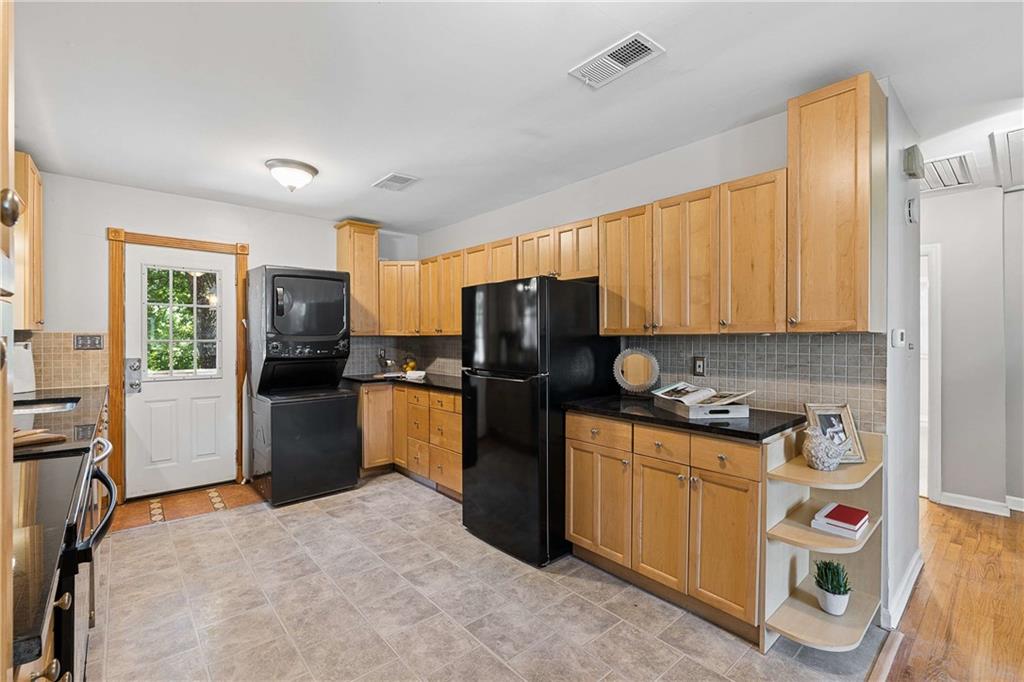 448 E Pharr Road Property Photo 10