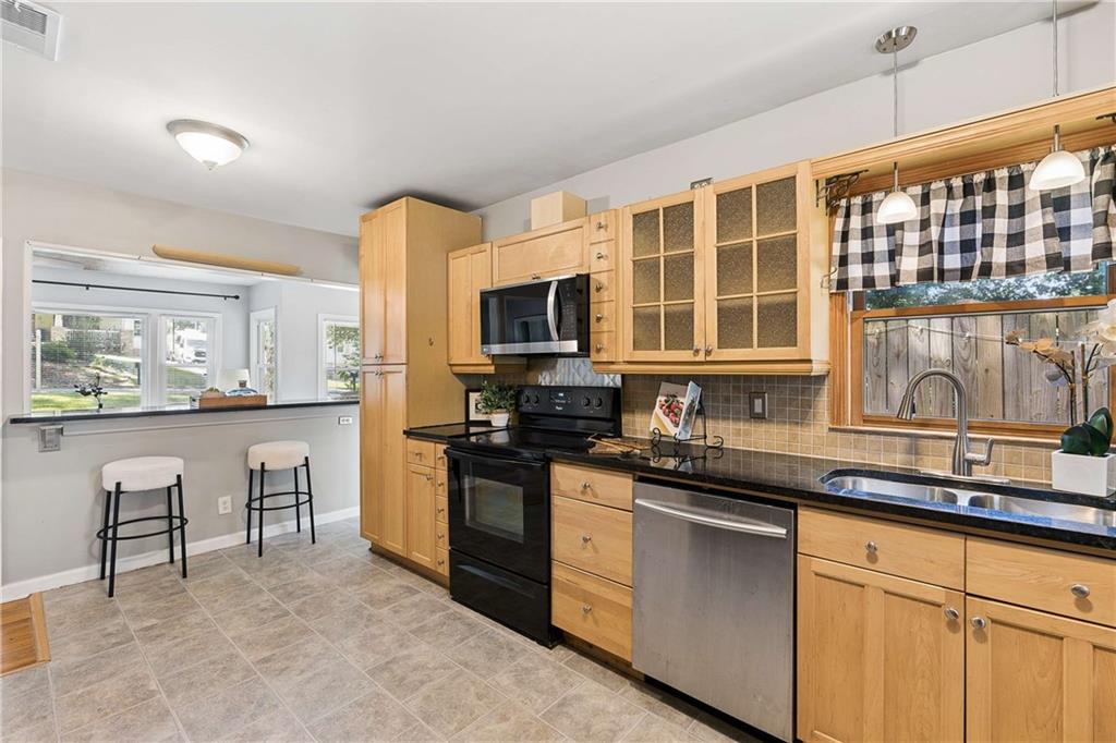 448 E Pharr Road Property Photo 12