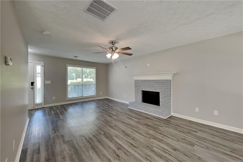 2048 Glen Hope Trace Property Photo 2