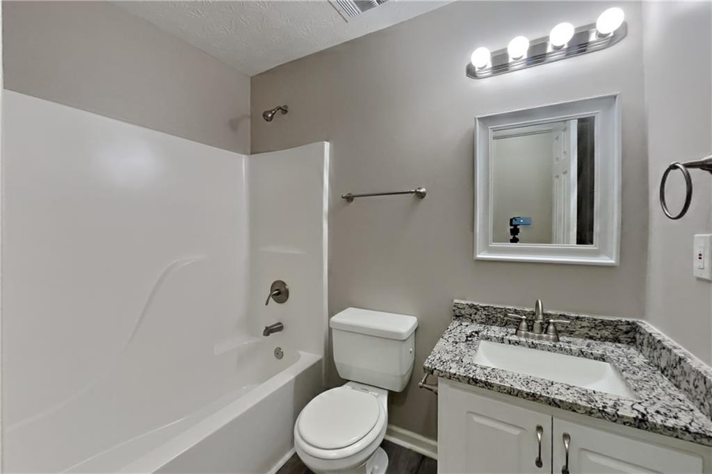 2048 Glen Hope Trace Property Photo 14