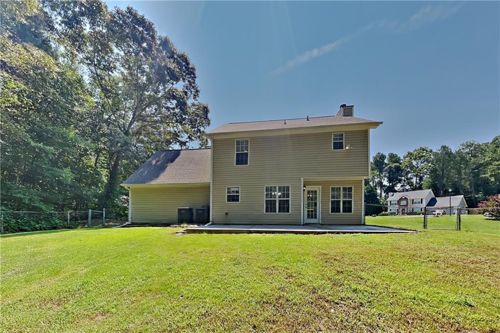 2048 Glen Hope Trace Property Photo 17