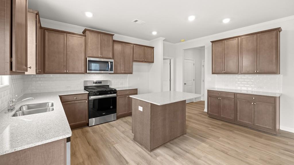 471 Hampton Terrace Property Photo 6