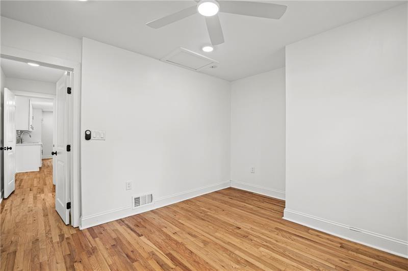 1993 Penelope Street Nw Property Photo 29
