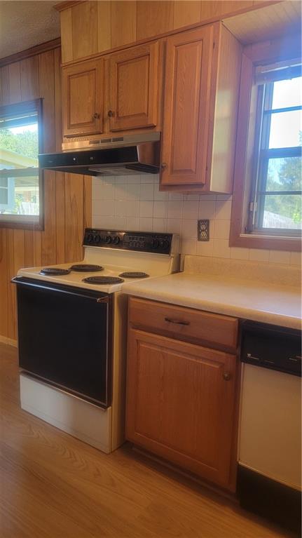 5921 John Street Property Photo 6