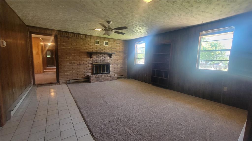 5921 John Street Property Photo 10