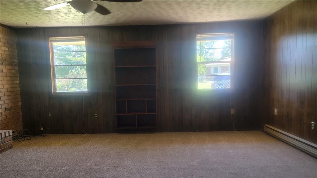 5921 John Street Property Photo 11