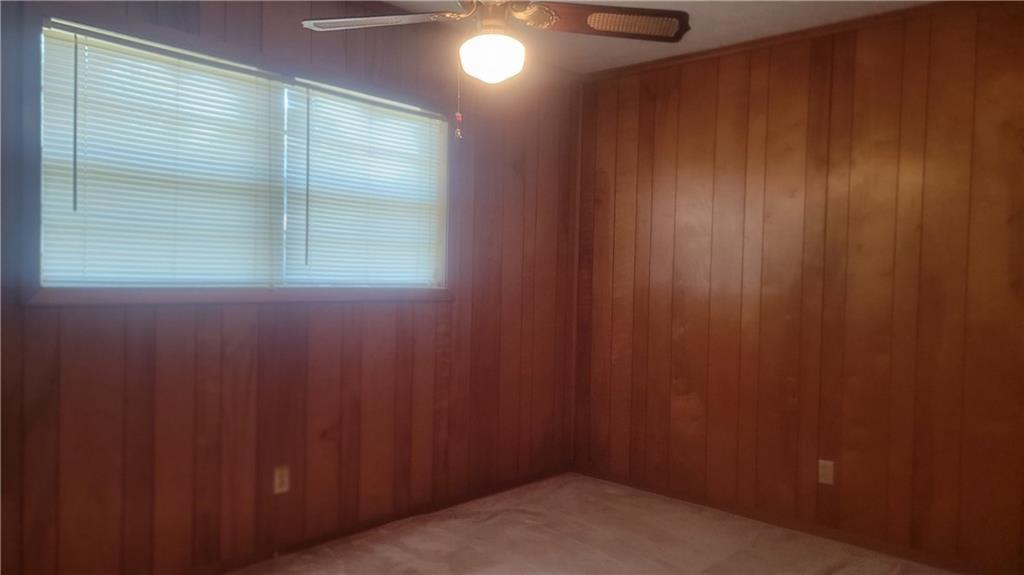 5921 John Street Property Photo 15