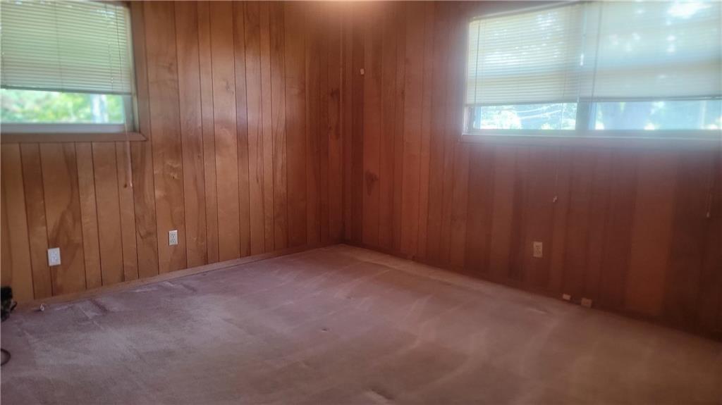 5921 John Street Property Photo 16