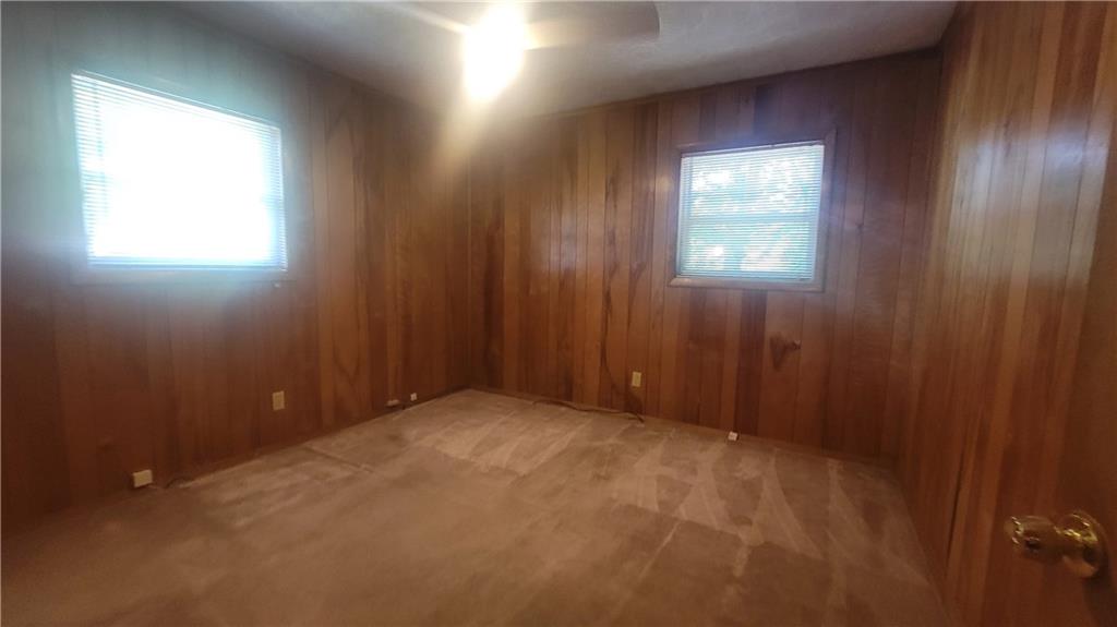 5921 John Street Property Photo 17