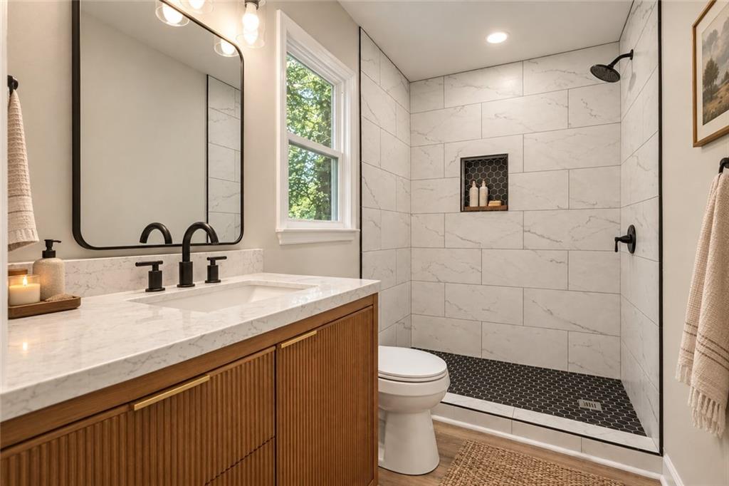 7825256 Property Photo 2