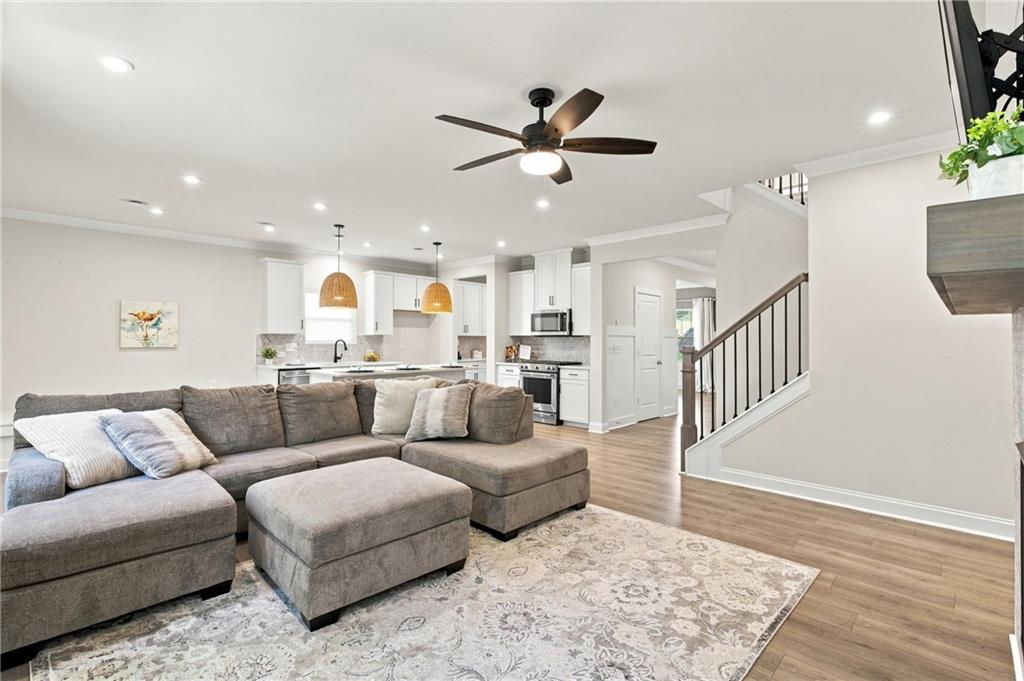 136 Ledgemont Way Property Photo 2