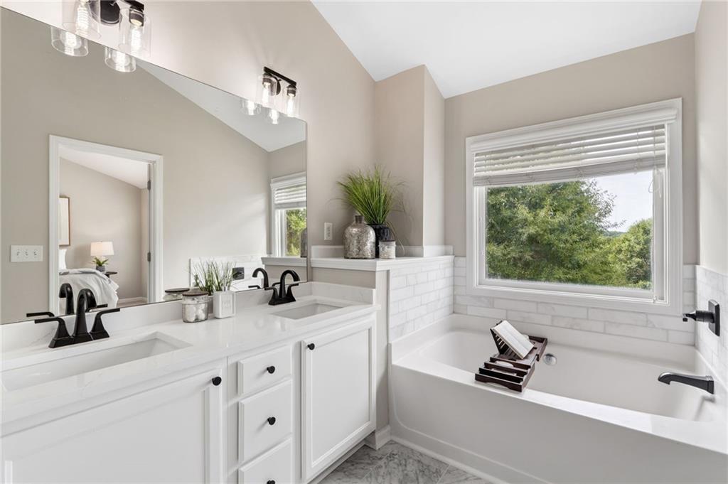 378 Suwanee Avenue Property Photo 15