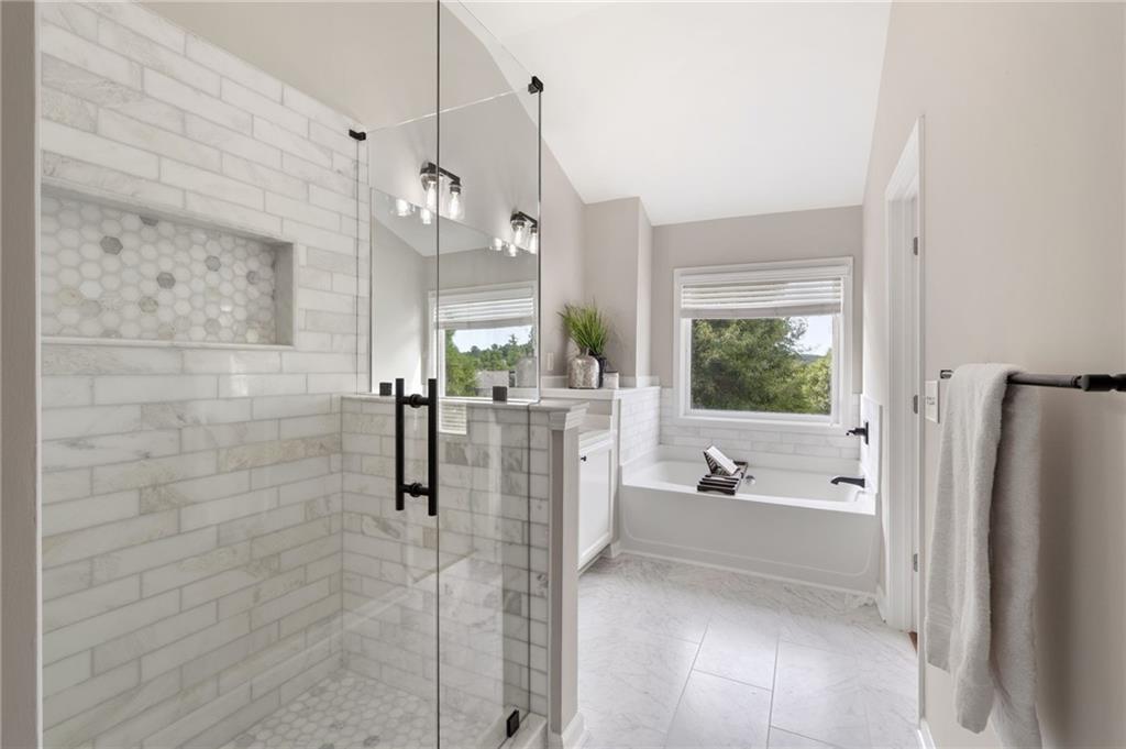 378 Suwanee Avenue Property Photo 16