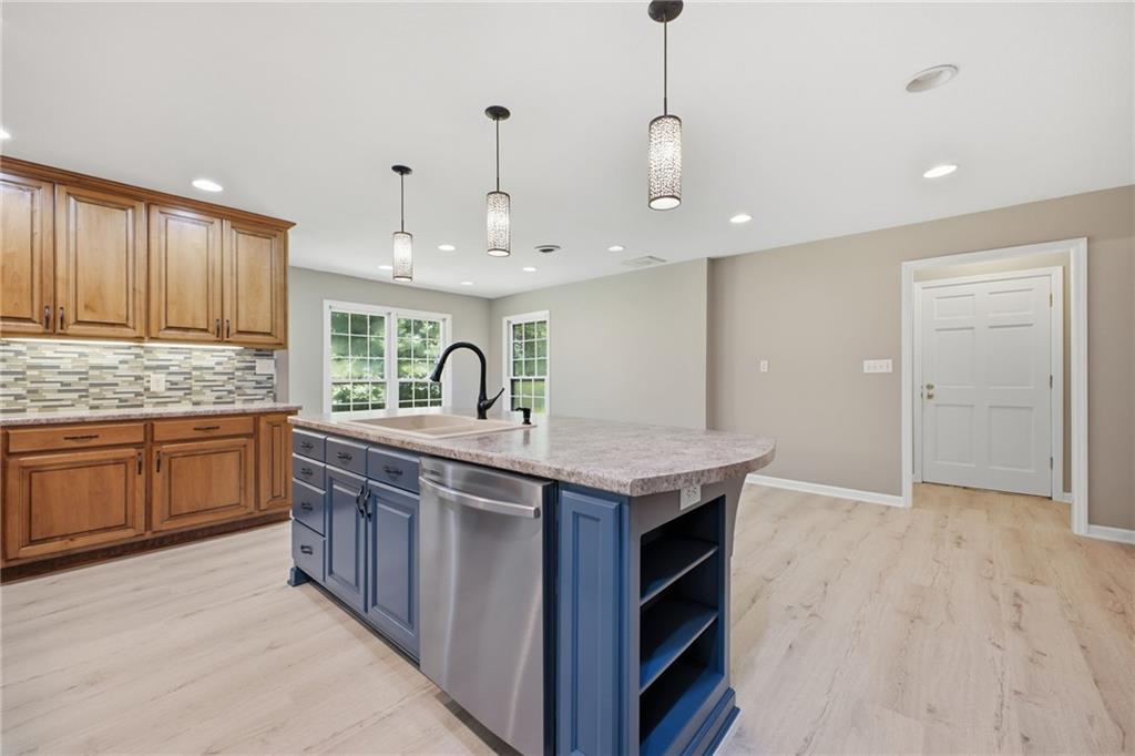 571 Frontier Circle Property Photo 17