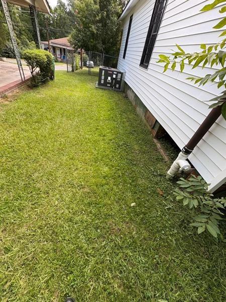 1050 N Clarke Street Property Photo 4