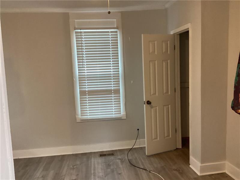 1050 N Clarke Street Property Photo 18