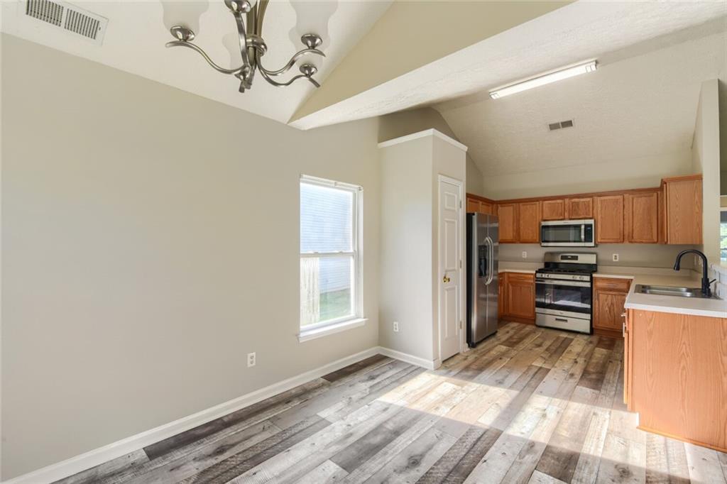606 Mayfern Trace Property Photo 9
