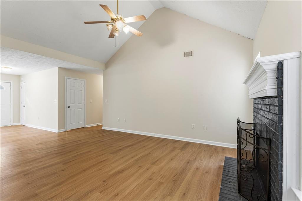 115 Autumn Cove Property Photo 8
