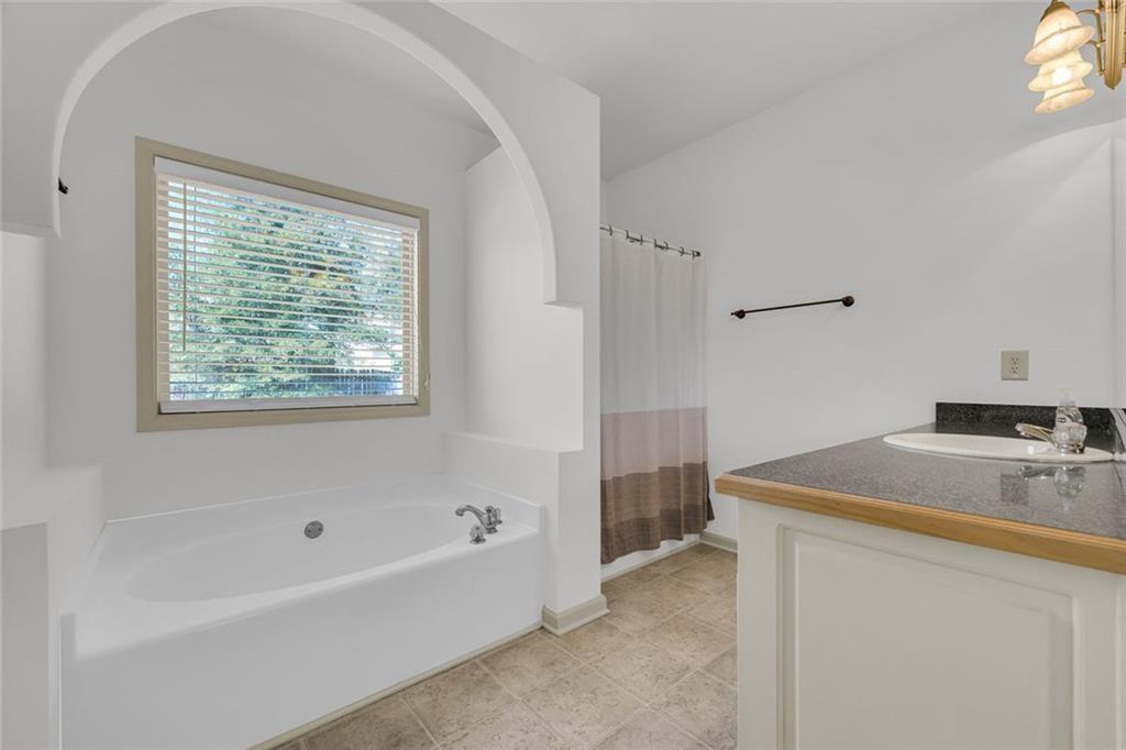 1412 Silvergate Way Property Photo 10