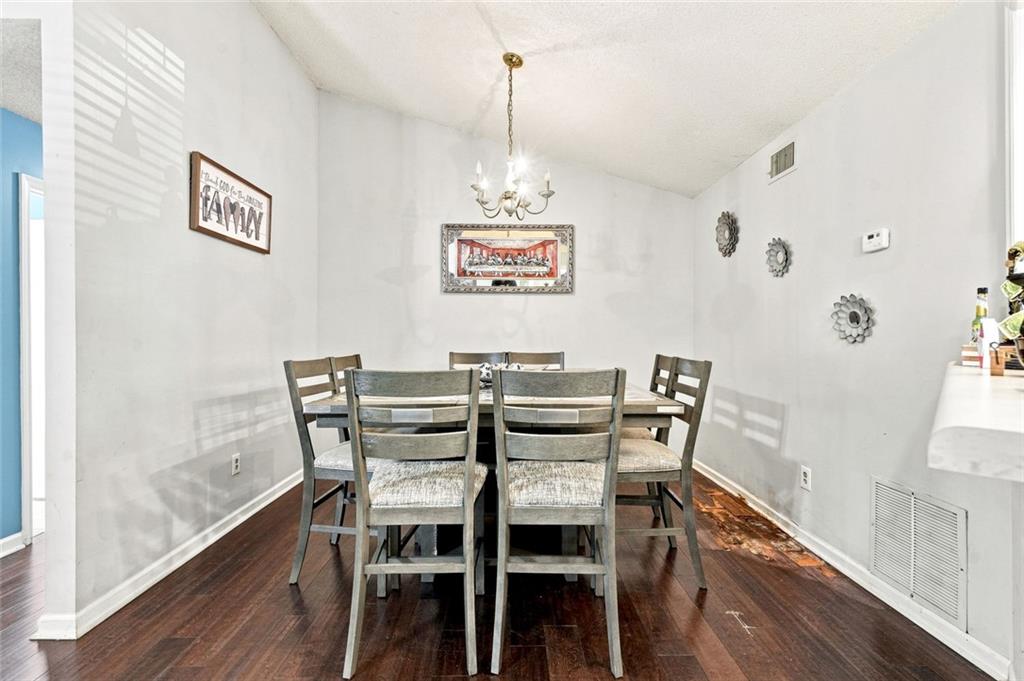 300 Leigh Kay Drive Property Photo 8
