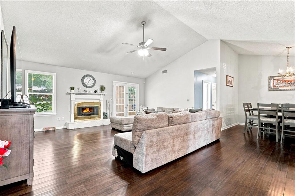 300 Leigh Kay Drive Property Photo 10